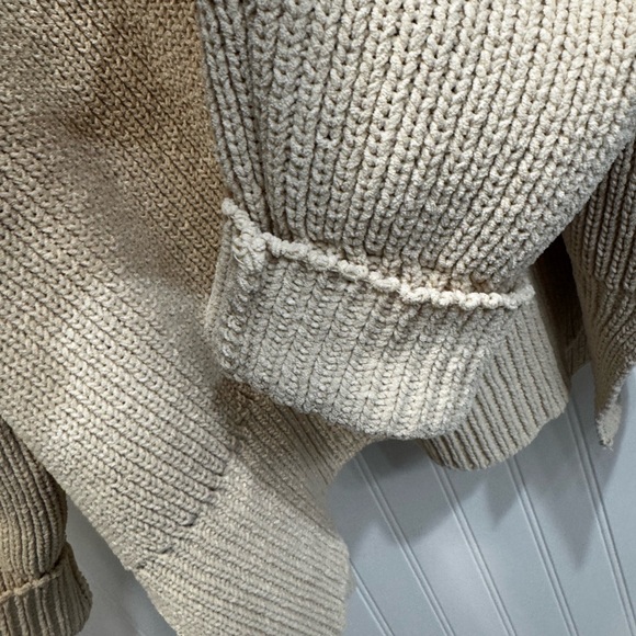 Abercrombie & Fitch Cozy Cream Sweater - Picture 8 of 10